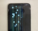 落下により画面の大半が真っ黒になってしまったアイフォン11プロマックス